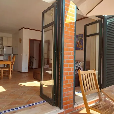 Be Local - In With Pool Access Appartement *