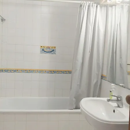 Be Local - In With Pool Access Appartement *